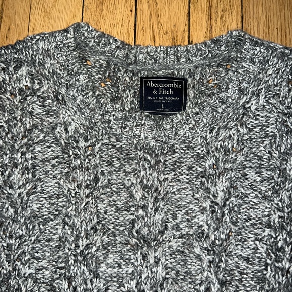 Cute Abercrombie Grey Sweater - Picture 2 of 2
